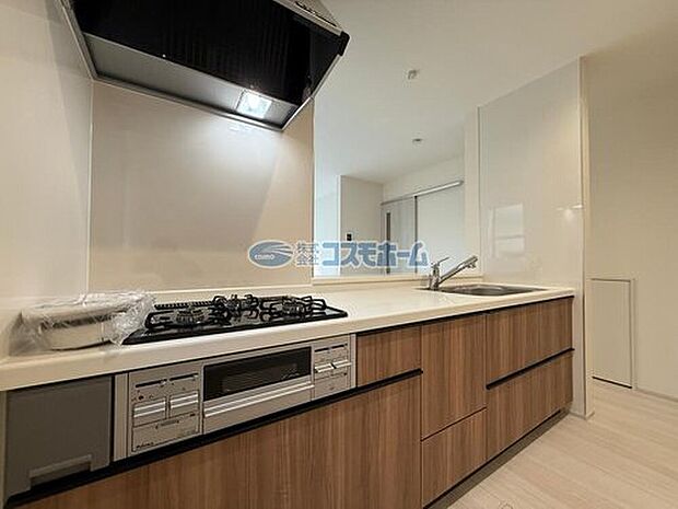 【キッチン】きっと奥様も奥に召していただけるスペースとなります。