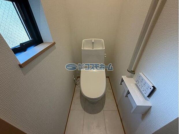 【トイレ】１F・２Fに備わっているトイレは節水省エネ仕様でエコで経済的♪毎日のお手入れも簡単でいつでも清潔にお使いいただけます♪