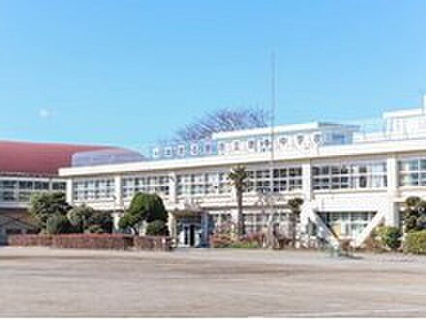 あきる野市立秋多中学校（約1,009m）