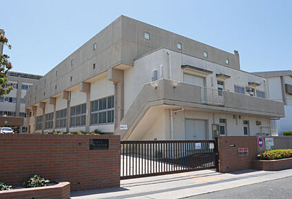 名古屋市立神の倉中学校 現地から490m。(徒歩7分。)