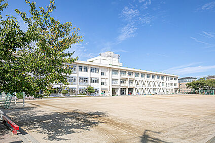 池田市立石橋小学校 現地から1050m～1070m。(徒歩14分。(最長))