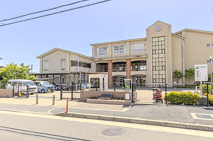 西宮市立上ケ原小学校 現地から930m。(徒歩12分。)