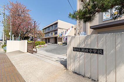大津市立瀬田中学校 現地から870m～920m。(徒歩11分～12分。)