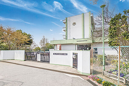 西初石小学校（現地より徒歩18分） 約1370m