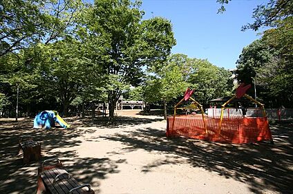 蕨市民公園（現地より徒歩11分） 約810m
