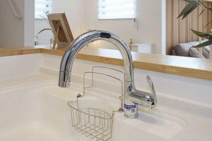 【タッチレス蛇口一体型浄水器「LC」】