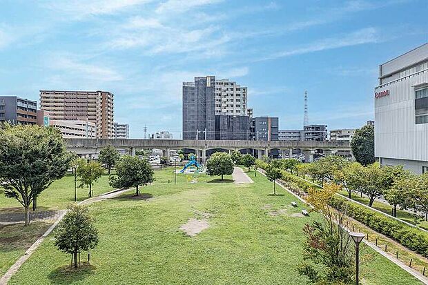 におどり公園（現地より徒歩20分）