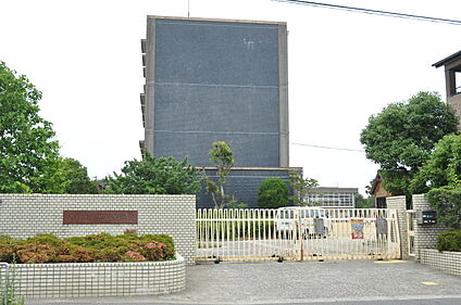 楠小学校 750ｍ(徒歩10分)
