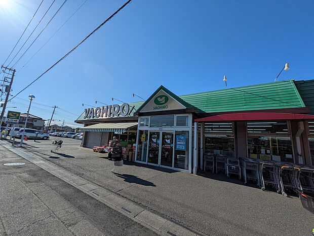 ヤオヒロ小泉店（約549m）
