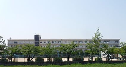 加古川市立鳩里小学校 約1.0km(徒歩約13分)