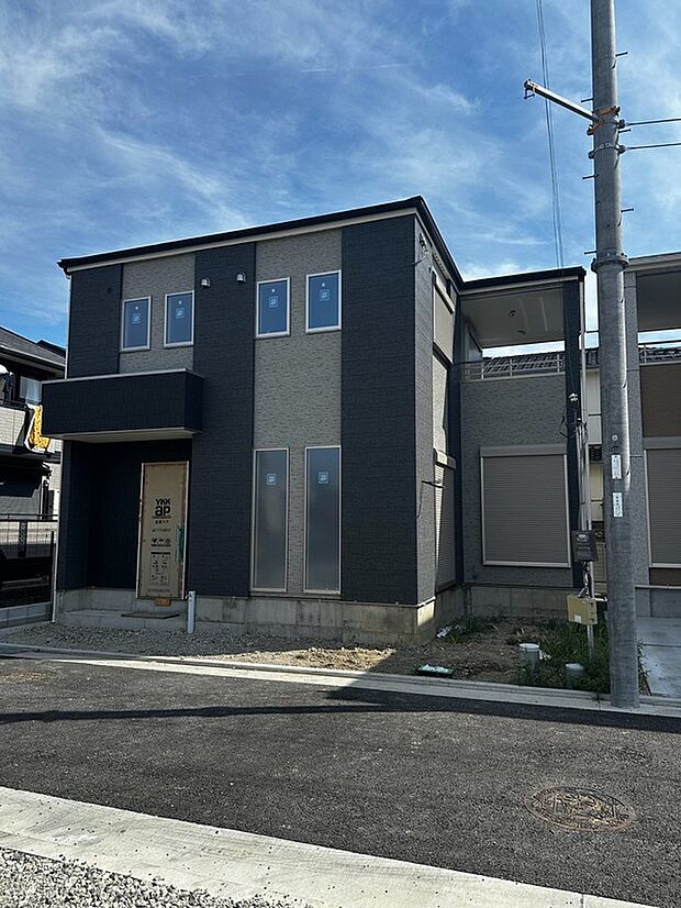【外観】
住まいの品質と性能にこだわった長期優良住宅。安心で快適な暮らしを実現できます。ぜひ、現地にお越しくださいませ。