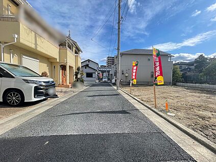 【前面道路含む現地写真】