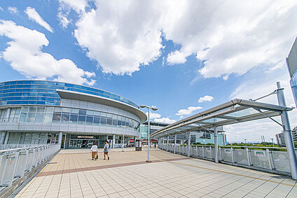 イオンモール伊丹 約4500m(車約10分)