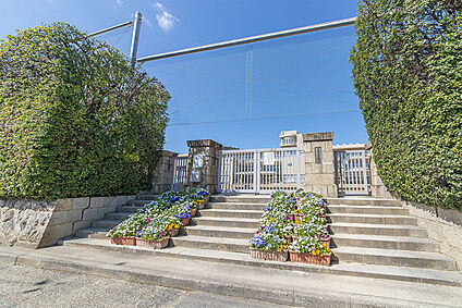 山手小学校 約1200m(徒歩15分)