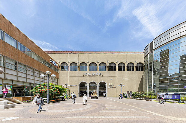 阪急宝塚百貨店(約1,440m)