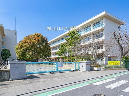 泉小学校 約130ｍ(徒歩2分)