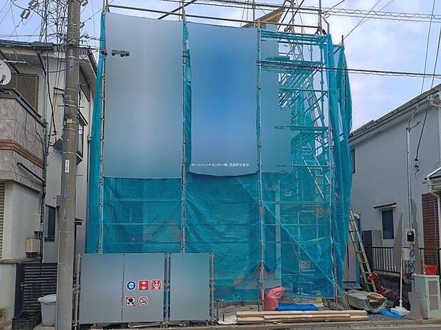 【現地外観写真】
気になった物件すぐにご見学対応させていただきます♪平日・お仕事帰りなど、いつでもご案内可能です♪周辺環境と併せて、実際に現地をご確認ください♪