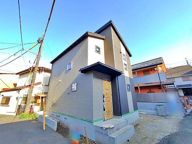 【現地外観写真】住宅性能評価で耐震等級3(最高等級)を取得!お客様を守る大切な住宅だからこそ、第三者の検査を受けて安心して住んでいただける住宅をご案内させて頂きます。