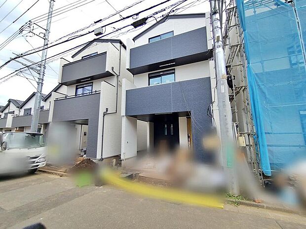 【現地外観写真】E・F号棟
一戸建ての大きなメリットは、「自分の土地」を自由に使えること。好きなペットが飼えるほか、ガーデニングやDIY、車やバイクの手入れなど様々な趣味を楽しめます♪