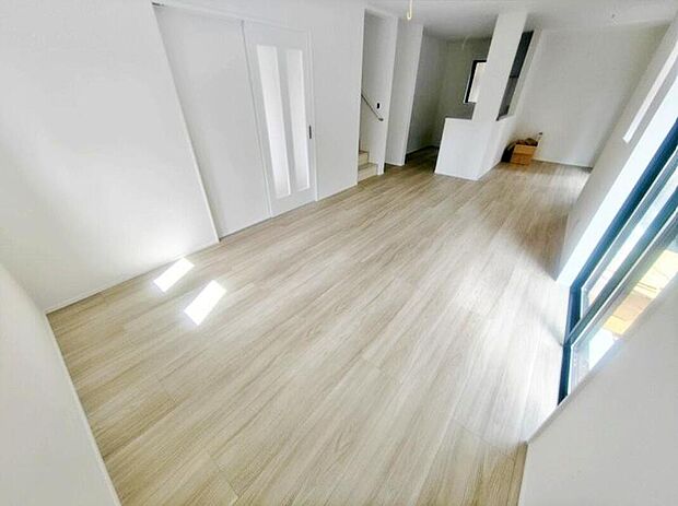 ～Living Room～
『LDKは家族だんらんをデザイン』家族が集まり一緒の時間がすごせる工夫がされております。何気ない一日のひとコマが何者にも代えがたい宝物になることでしょう♪