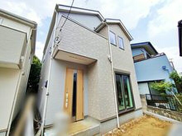 【現地外観写真】2号棟
住宅性能評価で耐震等級3(最高等級)を取得!お客様を守る大切な住宅だからこそ、第三者の検査を受けて安心して住んでいただける住宅をご案内させて頂きます。