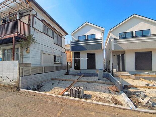 【現地外観写真】A号棟
住宅性能評価で耐震等級3(最高等級)を取得!お客様を守る大切な住宅だからこそ、第三者の検査を受けて安心して住んでいただける住宅をご案内させて頂きます。