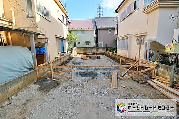 【前面道路含む現地写真】
オーケー梶野町店まで徒歩9分、サンドラッグ小金井梶野町店まで徒歩5分