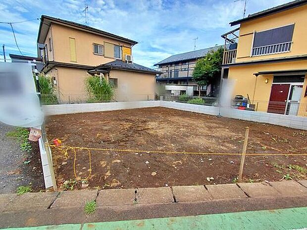 【現地外観写真】
ひとたび扉を開けばそこに待っているのは上質な空間とマイホームでの新生活をイメージさせる優雅なひととき。「この家なら…」ではなく「ここに住みたい♪」と思う感動をお届けいたします。