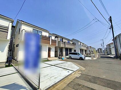 【前面道路含む現地写真】