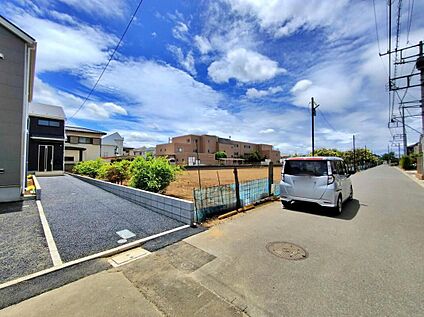 【前面道路含む現地写真】