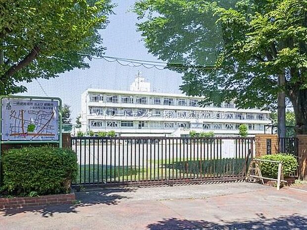 小金井市立南中学校（約950m）