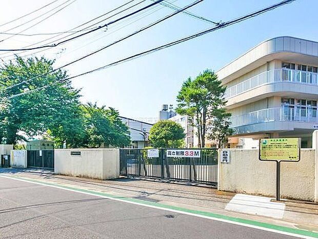 稲城市立稲城第七小学校（約1,100m）