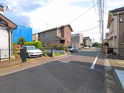【前面道路含む現地写真】