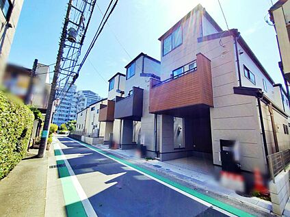 【前面道路含む現地写真】