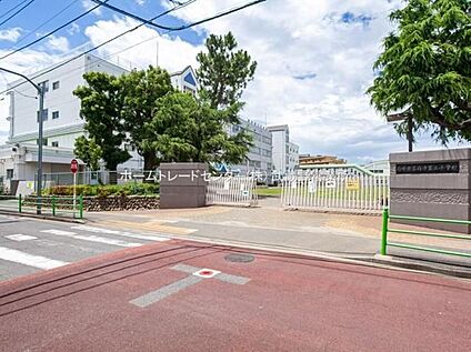 府中市立府中第二小学校 550m(徒歩7分)