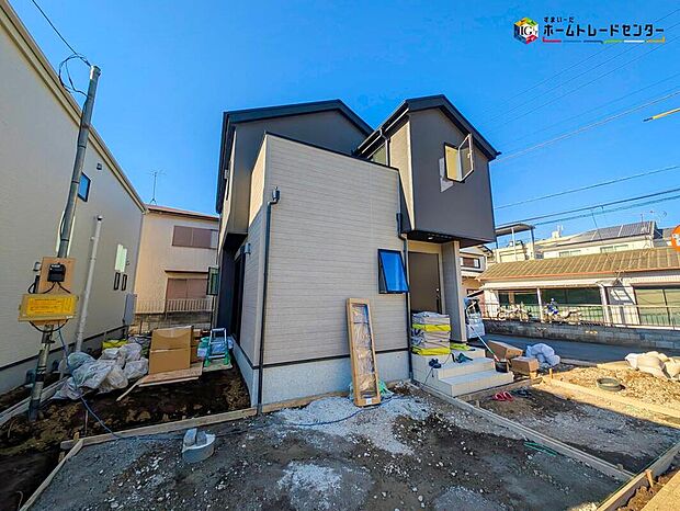 嬉しい仕様がたくさん！
南向き、水廻り集中設計、全洋室、浴室乾燥機、ファミリークローク、WIC、SIC、パントリー、宅配BOX、南庭、カースペース1台分等♪