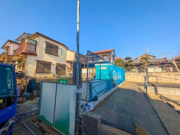 嬉しい仕様がたくさん！
浴室乾燥機、WIC、キッチン可動棚、南面バルコニー、宅配BOX、カースペース1台分等♪