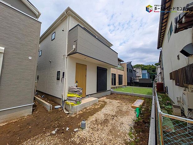 嬉しい仕様がたくさん！
浴室乾燥機、水廻り集中設計、全洋室、WIC、パントリー、ワイドバルコニー、庭、カースペース1台分等♪