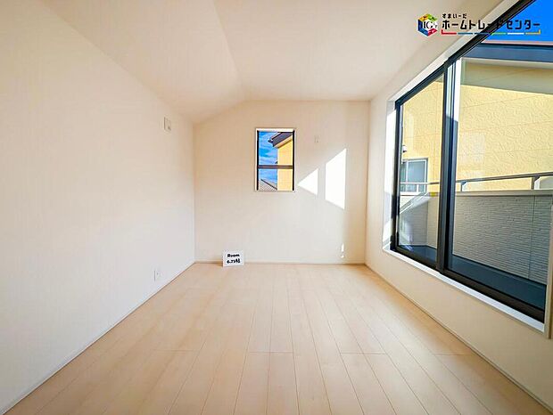 【リビング以外の居室】全居室に収納を完備しておりますので、いつでもお部屋をすっきりとお使い頂けそうです。自分好みのインテリアやレイアウトを考えるのも楽しみですね。