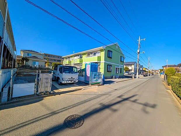 【前面道路含む現地写真】2026年5月完成予定!
平日・お仕事帰りなど、いつでもご案内致します!
お気軽にお問い合わせ下さい♪