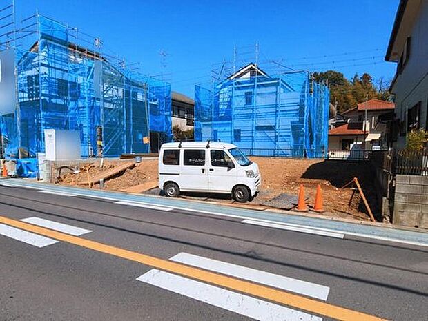 【現地外観写真】嬉しい仕様・設備がたくさん!
浴室乾燥機、和洋室、WIC×2、SC、パントリー、廊下物入、2way洗面室、庭、駐車2台可能等!