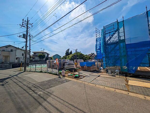 【前面道路含む現地写真】2026年7月完成予定！平日・お仕事帰りなど、いつでもご案内致します！お気軽にお問い合わせ下さい♪