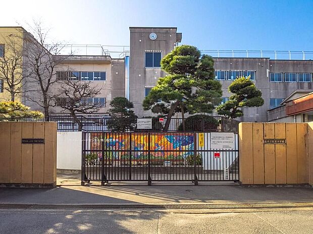 柏市立松葉中学校（約1,400m）
