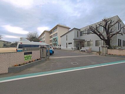 鎌ケ谷市立中部小学校 950m(徒歩12分)