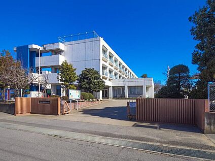 野田市立関宿中央小学校 1400m(徒歩18分)