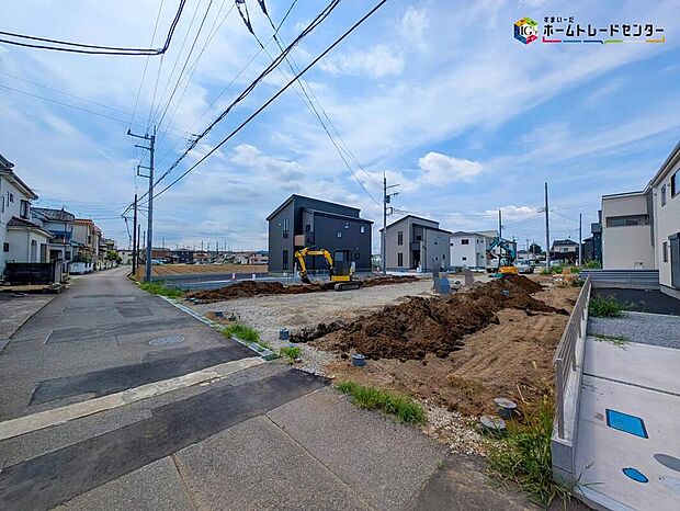 【前面道路含む現地写真】建物完成しましたので、ご予約で内見可能です!
平日・お仕事帰りなど、いつでもご案内致します!
お気軽にお問い合わせ下さい♪