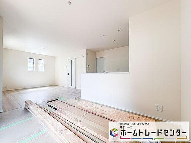 ◆大きな窓は遮音性に優れたペアガラスの窓となっています。リビングでたくさんはしゃいで遊んでも、お子様の声を気にしなくて大丈夫です♪