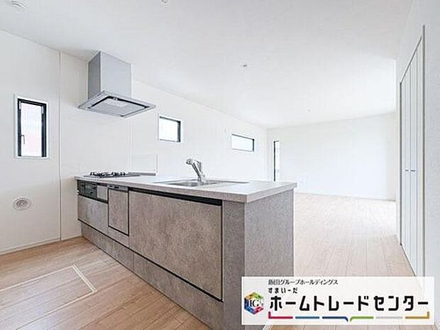 ◆人気の対面式キッチン。お食事の準備をしながらでもご家族とのコミュニケーションを楽しめます♪ぜひご見学の際にはキッチンに立ち、生活をイメージしてください。
