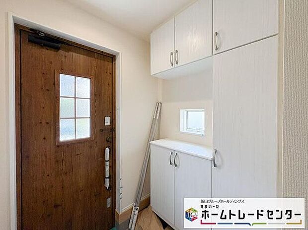 ◆お家で出会う人々を迎える玄関だからこそ、広々清潔感あふれる空間にしたいものです。採光・通風にも配慮された設計で毎日明るい空間をキープします♪