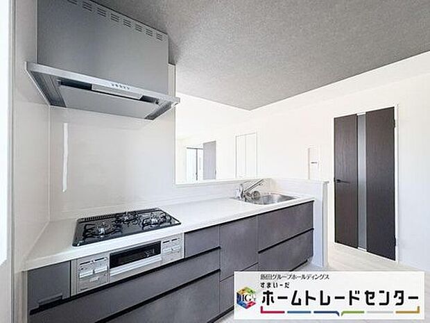 ◆人気の対面式キッチン。お食事の準備をしながらでもご家族とのコミュニケーションを楽しめます♪ぜひご見学の際にはキッチンに立ち、生活をイメージしてください。